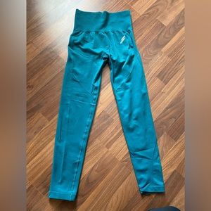 DOYOUEVEN GREEN GYM LEGGINGS